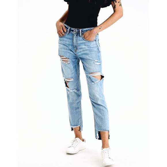 American Eagle Outfitters Denim - AE High Waisted Tomgirl Jean
